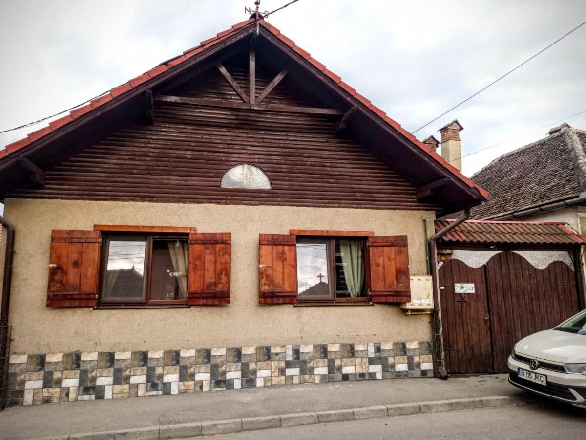 Home Of Art Rîşnov Esterno foto